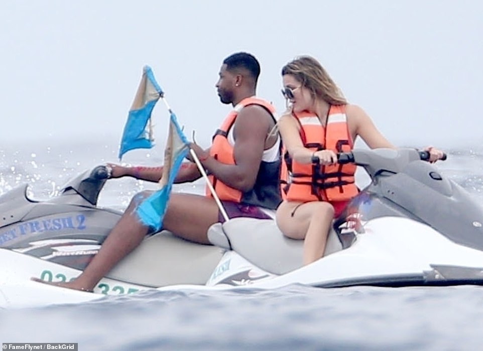 10028738-6722553-Hot_new_item_In_September_2016_Khloe_and_Tristan_were_seen_hitti-a-37_1550654876780