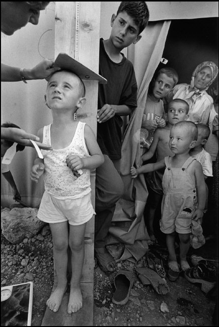 ALBANIA. Kukes. Kosovan refugees. 1999.