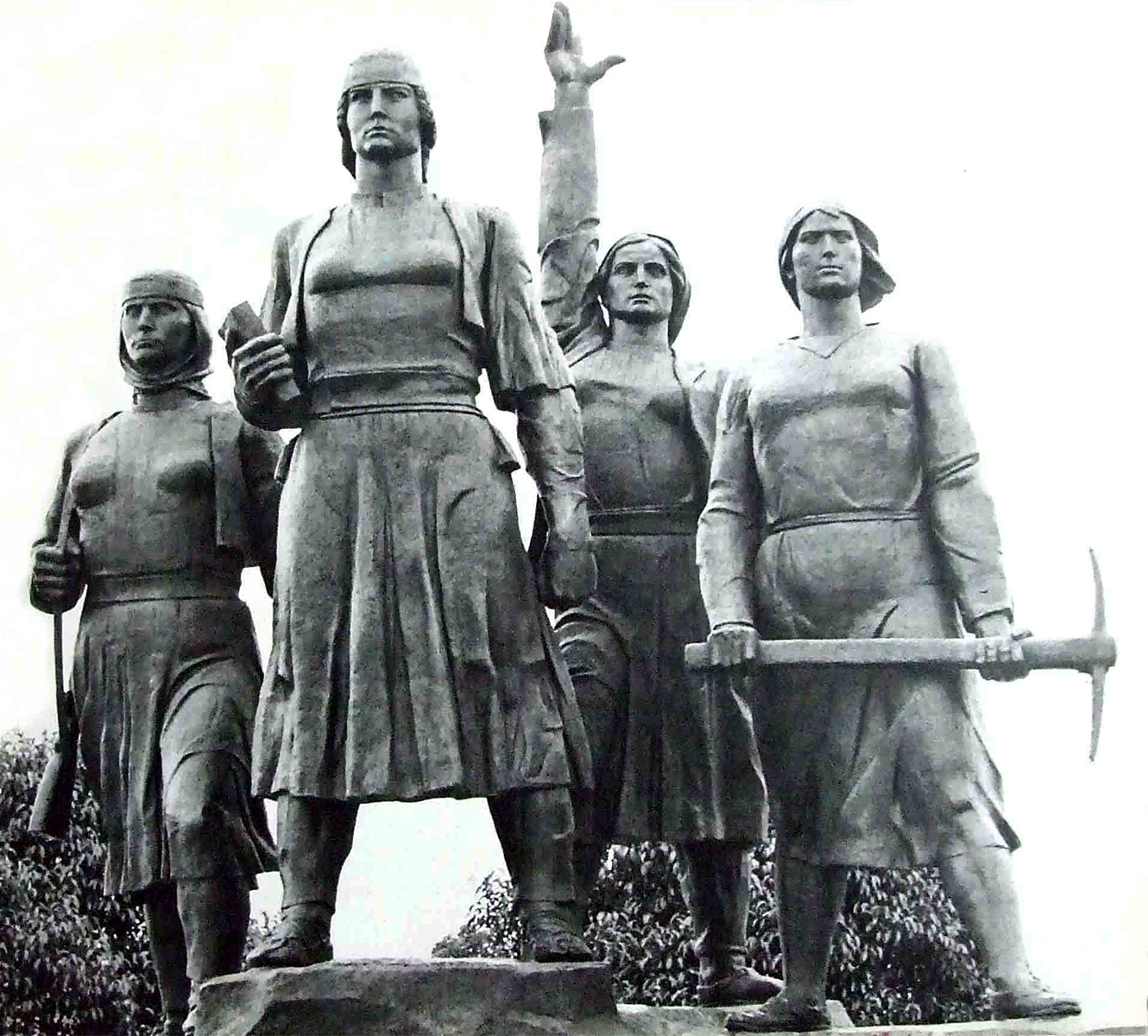 P. Culi, F. Dushku, Dh. Gogollari, A Mano, Monumenti i kater heroinave te Miredites, bronz, 1971