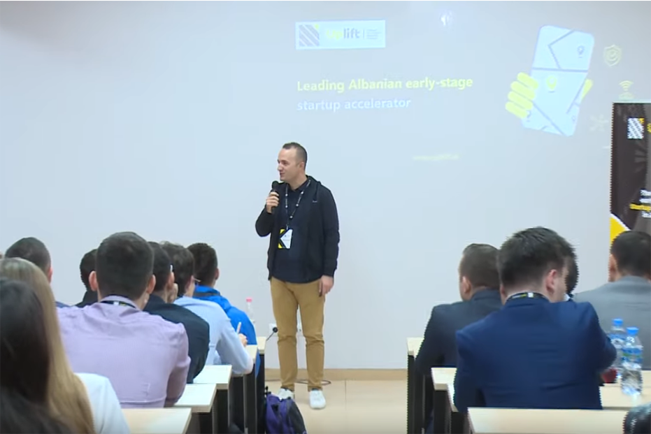Screenshot_2019-11-11 “Selection Bootcamp”, aktiviteti inovativ në Universitetitn “Luarasi” nga Uplift Albania - YouTube(1)