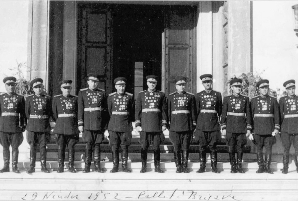 Enver-Hoxha-Mehmet-Shehu-dhe-eksponente-e-tjere-te-ushtrise-dhe-sigurimit-1950-1